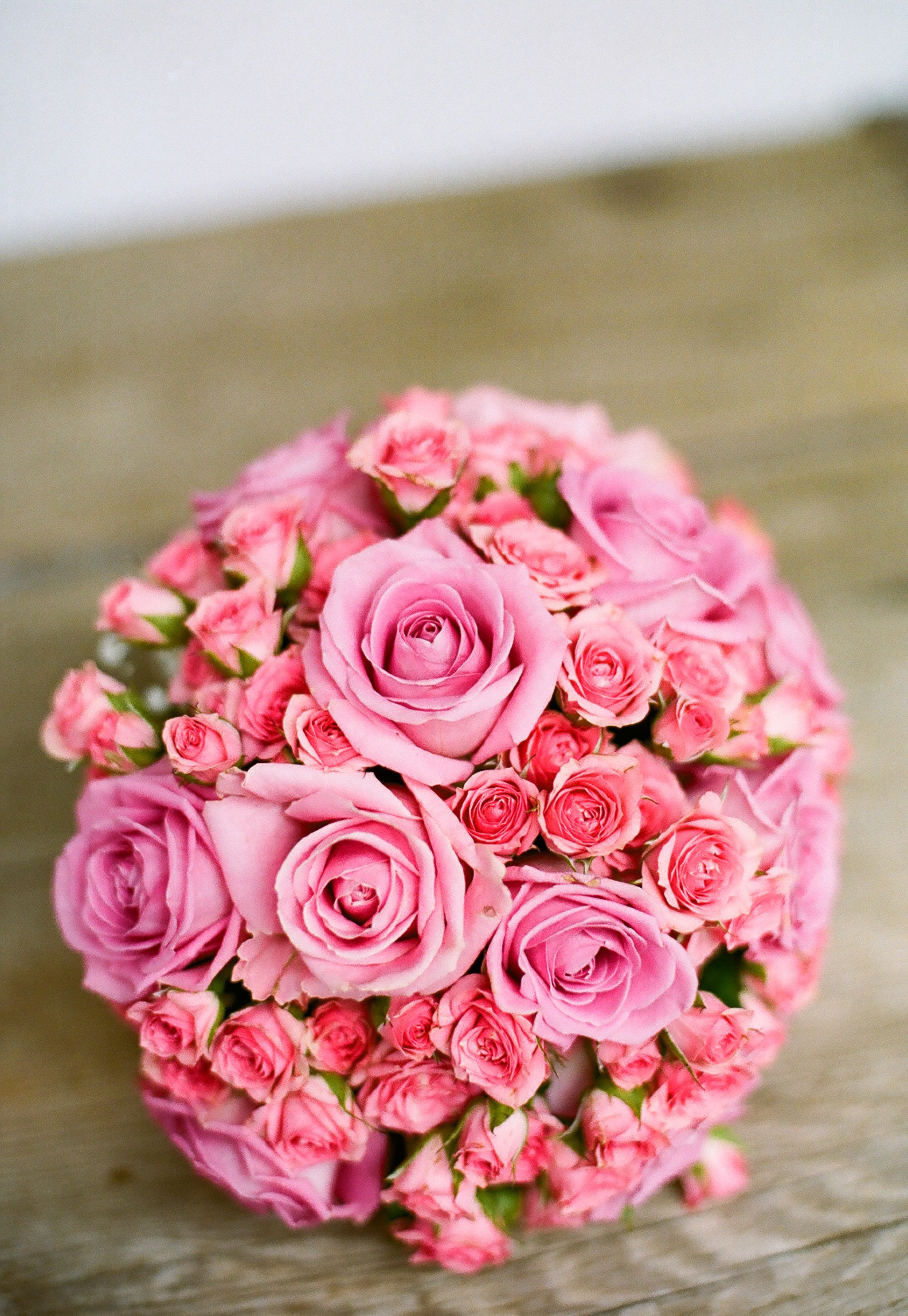 Bouquet de mariée roses et mini roses